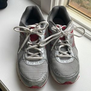 New balance mens sneakers size 10